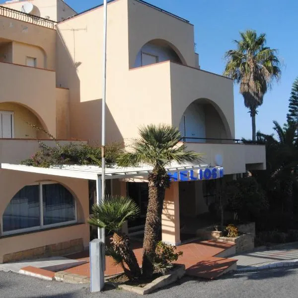Helios Hotel, hotel Crotonéban