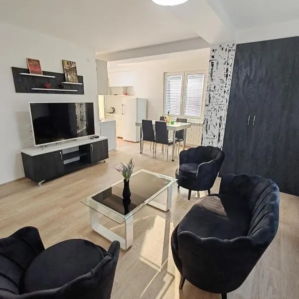 Central Modern Flat M&M Apartments, hotel in Skopje