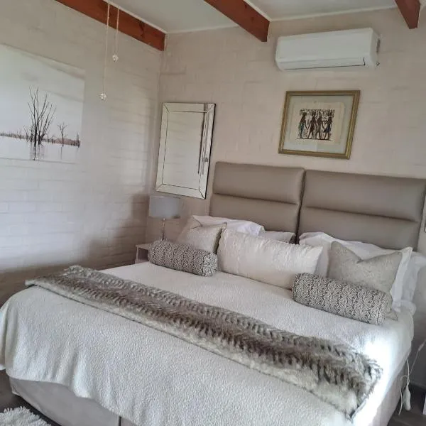 Milky Way Executive Suite, hotel in Sandbaai