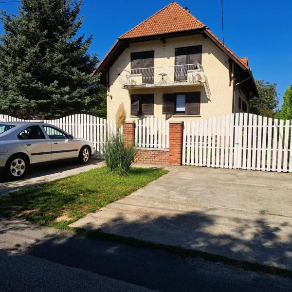 Apartment Oase, hotel v destinácii Balatonszemes