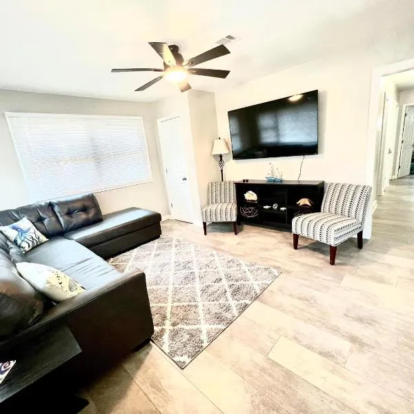4/2 Home Close to Beach, Centrally located!, hotel en Gulfport