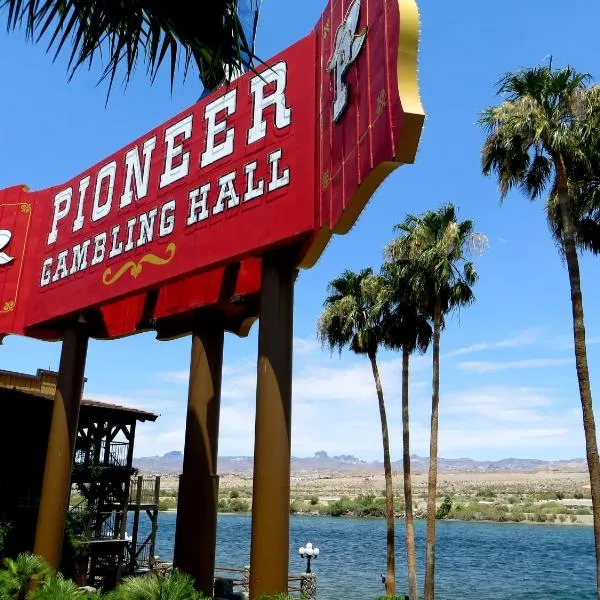 The New Pioneer, hotel en Laughlin