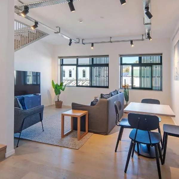 Inner City Apartment 3 - Modern, Rooftop Balcony โรงแรมในเนลสัน