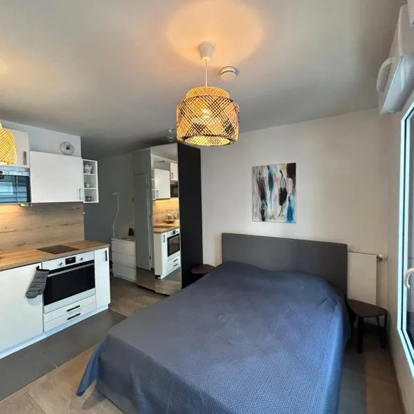 Studio Design & Cosy avec Parking, hotel v destinaci Issy-les-Moulineaux