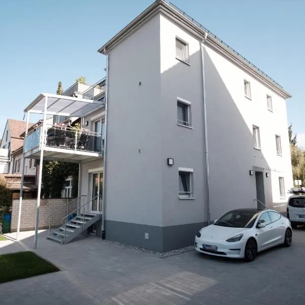 Neusaniertes 3Familienhaus am Bahnhof Wyhlen 7Min von Basel CH, ξενοδοχείο σε Grenzach-Wyhlen