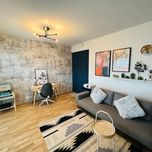 Brand new modern condo built-in Mall of Tripla, hotel di Helsinki