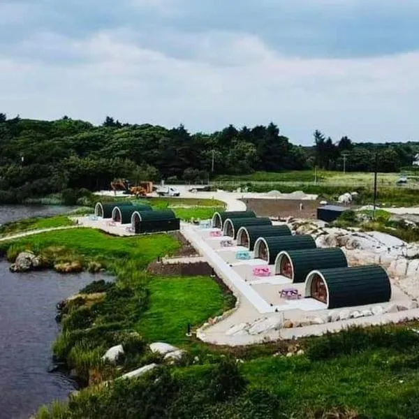 Wheelhousepods glamping, hotel v destinaci Donegal