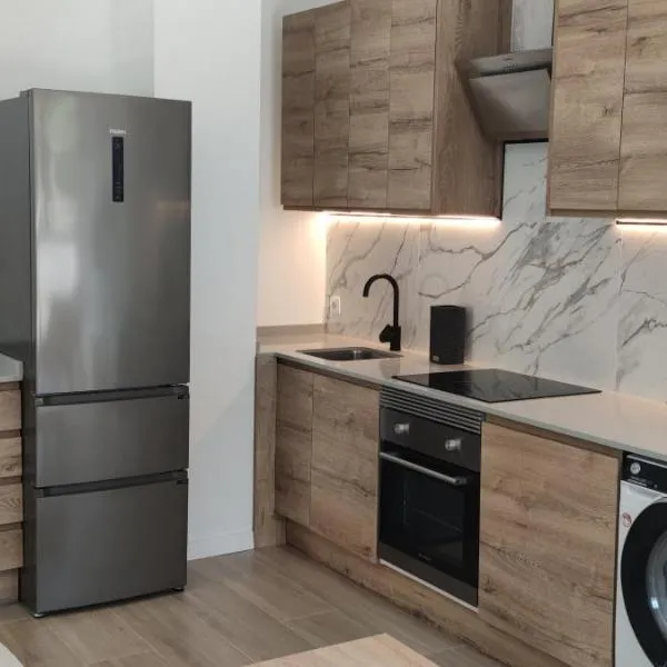 Precioso apartamento de diseño para 4-6 personas VT-55212-V, Hotel in Valencia