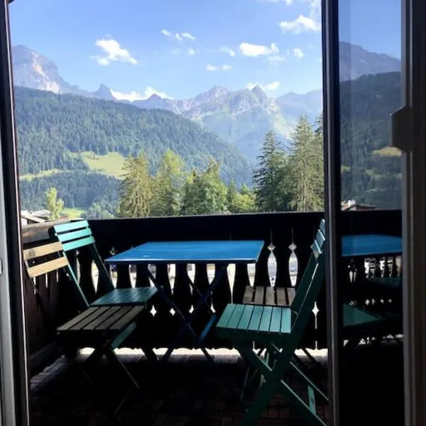 Charmant studio idéalement situé, hotelli kohteessa Gryon