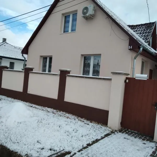 Panoráma Apartmanház – hotel w mieście Abaújszántó