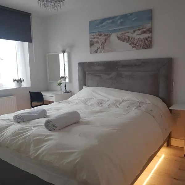 Barnoaks House - Private Room Ensuite Bathroom HomeStay, hotel v destinaci Dublin