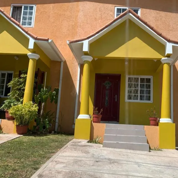 TOWNHOUSE GET-a-WAY, hotel en Mandeville