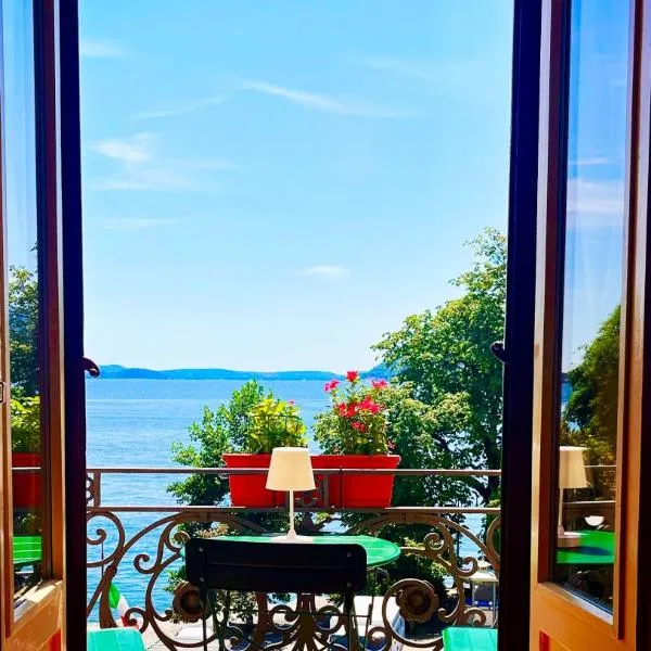 Casa Gambusso historical house magnificent Lake View，韋爾巴尼亞的飯店