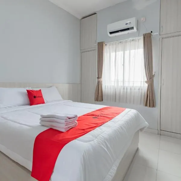 RedDoorz near Stadium Arcamanik Bandung, hotel em Cileunyi