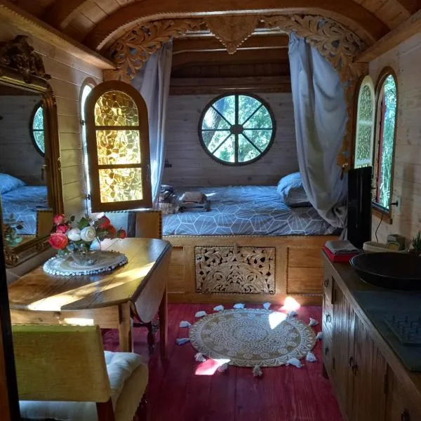 La roulotte du petit paradis, hôtel à Saint-Rémy-de-Provence