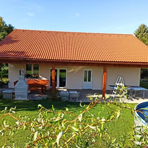 Prázdninový dům Adrelot 33, hotel v destinaci Červený Újezd
