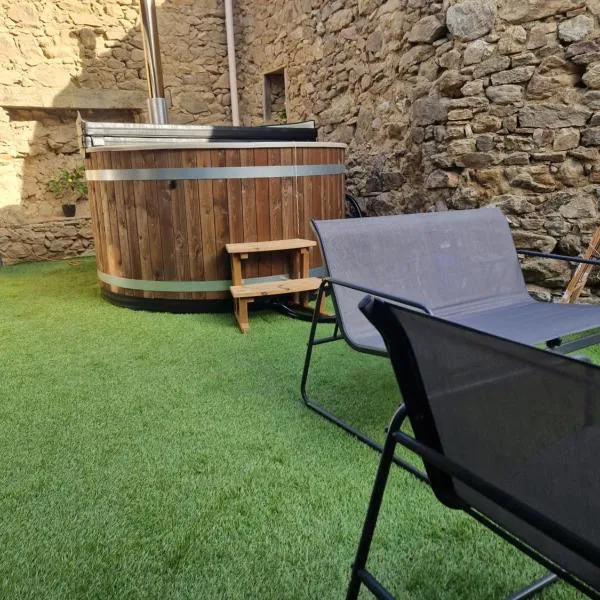 Gîte des Catalpas, hotel em Vollore-Ville