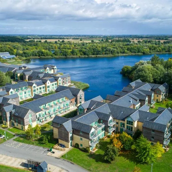 De Vere Cotswold Water Park, готель у місті Сайренсестер