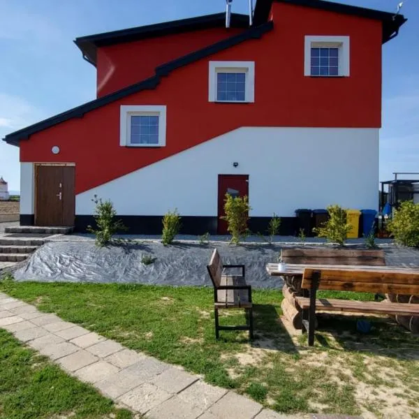 Apartamenty Czerwona Stodoła, hotel v destinaci Kladsko