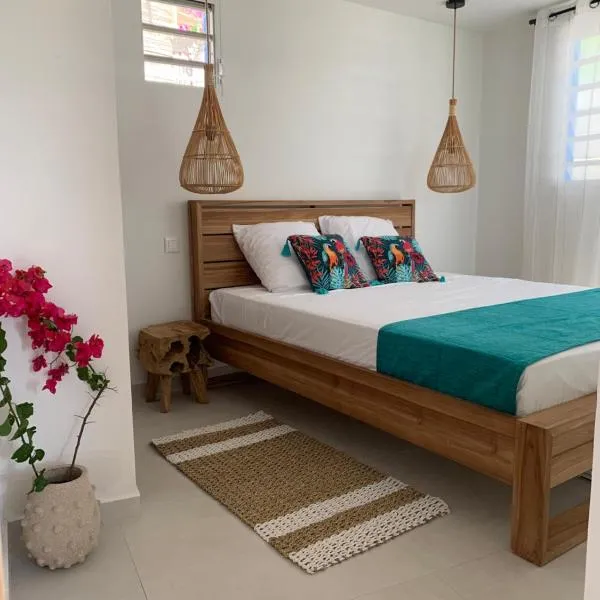 Gite Ti Bali، فندق في ديساي
