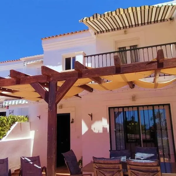 Villa a 150 m de la playa., hotel in Chilches