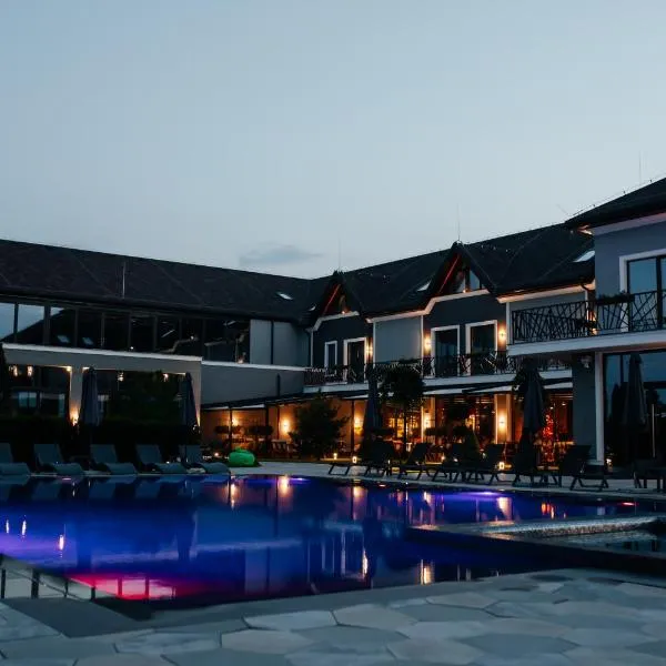 Underhill Resort&Spa, hotel in Bohorodchany