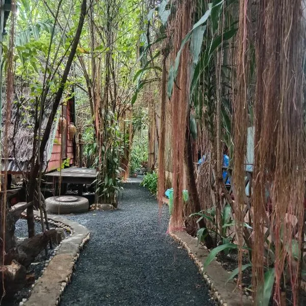 Ratanakiri Homestay & Jungle Trek, hotel v destinaci Banlung