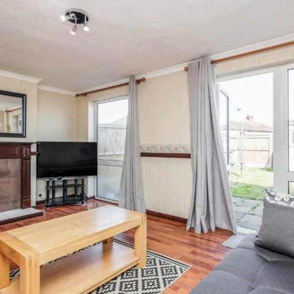 Cosy 3 BDR Home With Wifi, Parking + Garden, hotel a Tilbury