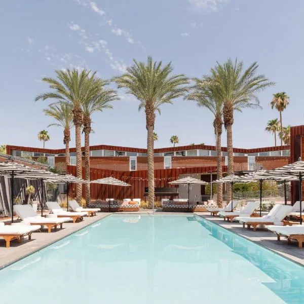 ARRIVE Palm Springs - Adults Only, отель в Палм-Спрингс