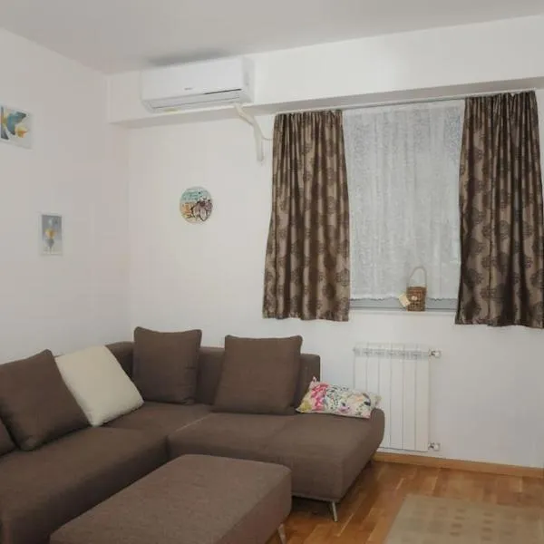 King-size bed, Free parking, kitchenette, wifi apartments, hotel en Skopje