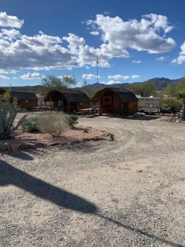 Black Canyon Campground And Cabins, hotel din New River
