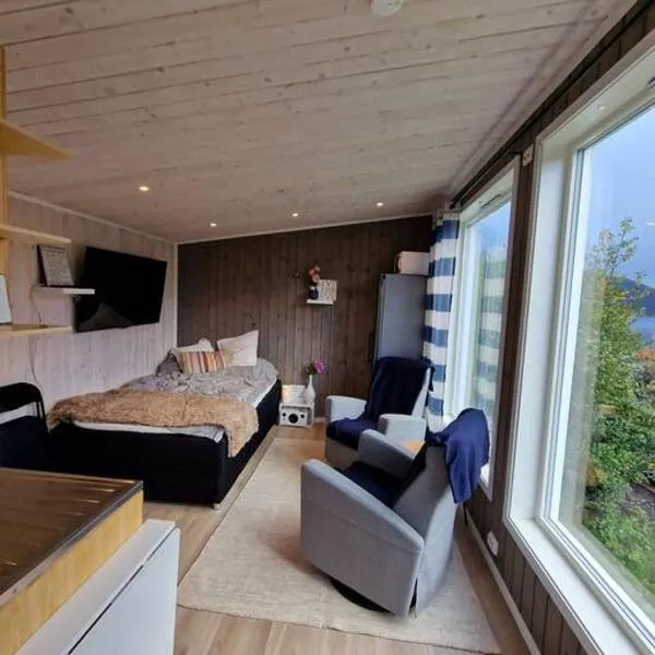 Sjarmerende anneks i Sigerfjord, Vesterålen, hotell i Sortland
