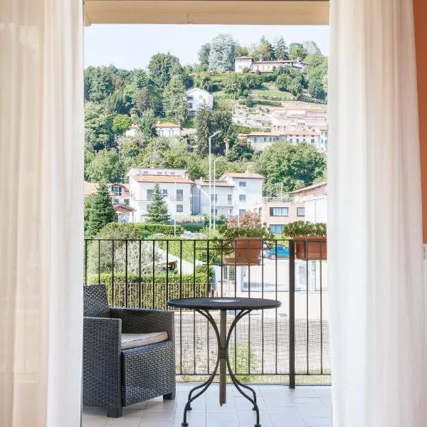 Una Finestra Sulle Montagne, hotel v destinaci Albavilla