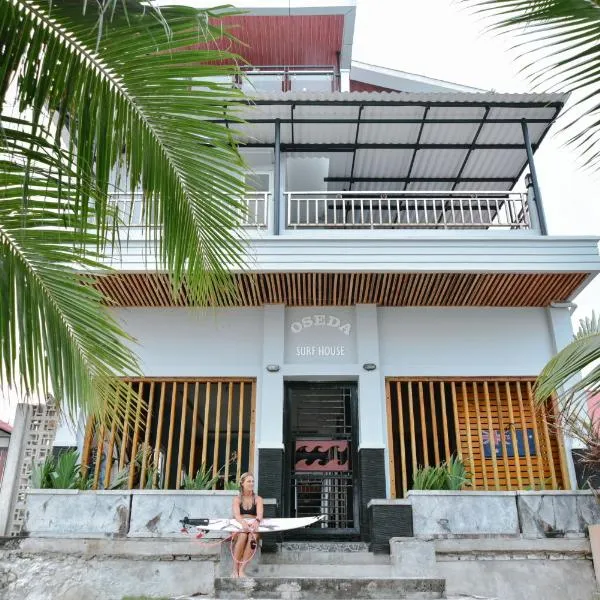 Oseda Nias Surf House, hôtel à Telukdalem