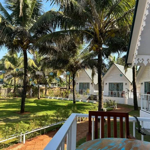 S2 Beach Cottages, hotel in Morjim
