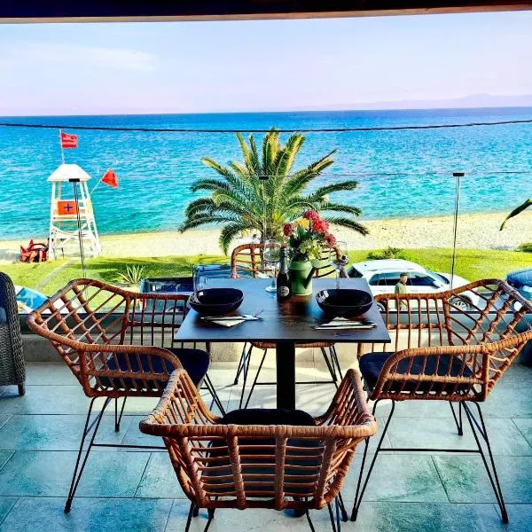 Lux Suite Sea Front Avra, hotel v destinaci Pefkochori