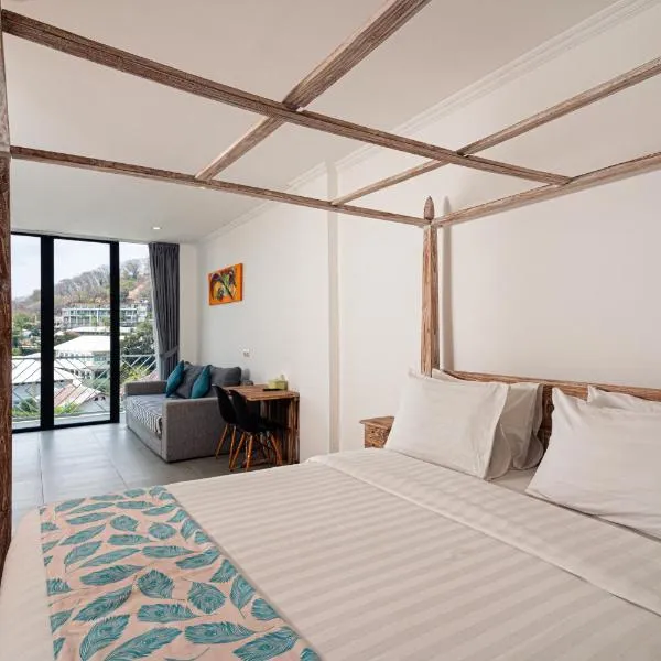 Komodo Suites Downtown, hotel in Labuan Bajo