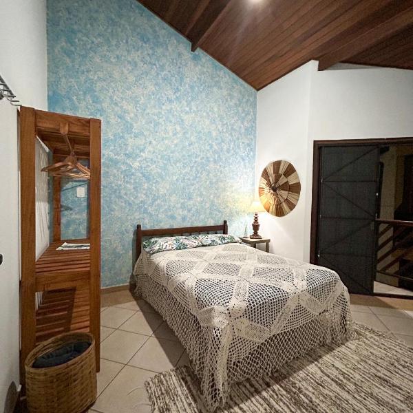 A 500 m Praia Maranduba, casa 2 quartos em Condomínio