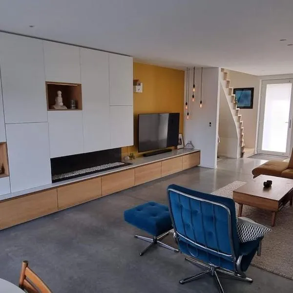 Minus is Joenus, hotel en Ostende