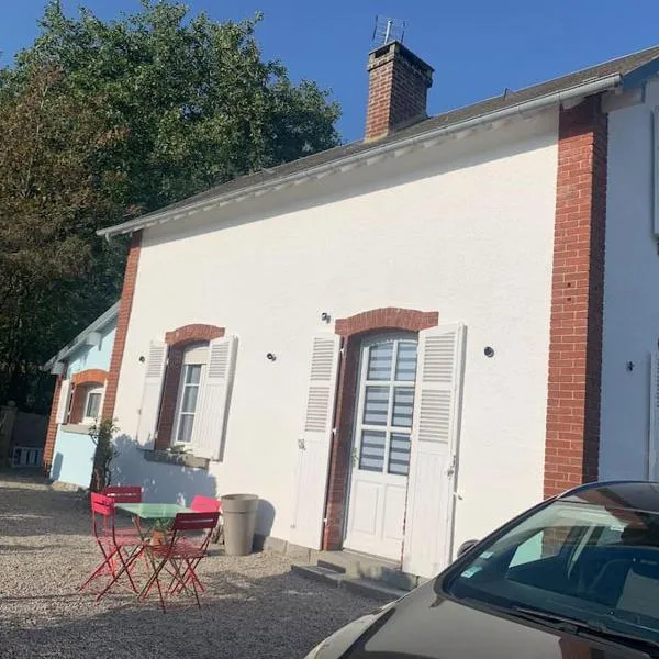 La maisonnette de la gare, hotel in Montmartin-sur-Mer