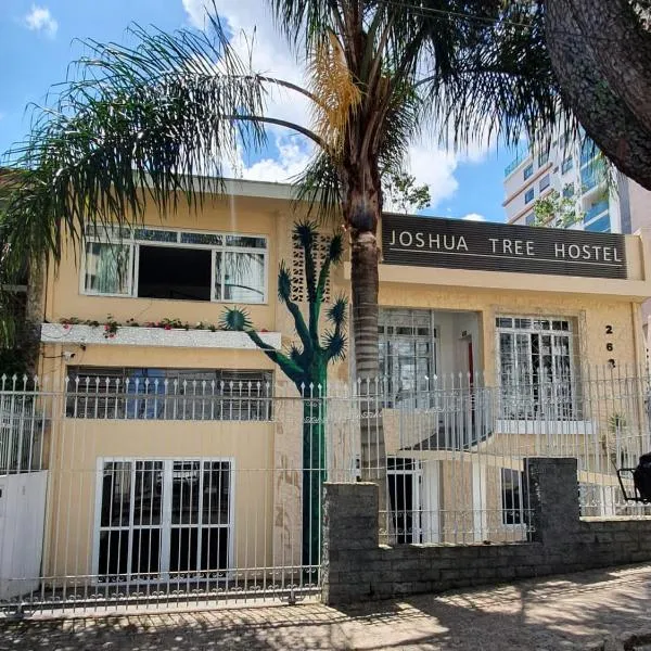 Joshua Tree Hostel - Curitiba, hotel v destinaci Curitiba