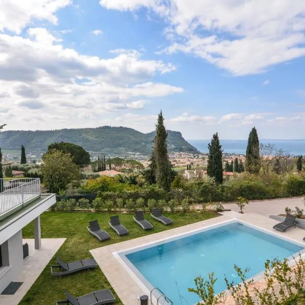 Sunset Lodge - ENJOY HOLIDAY, hotel a Garda