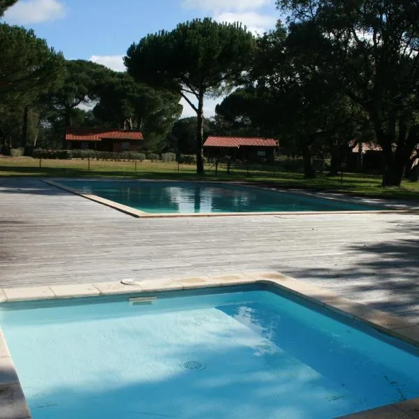 Aldeamento Turístico da Companhia das Lezírias, hotel in Samora Correia