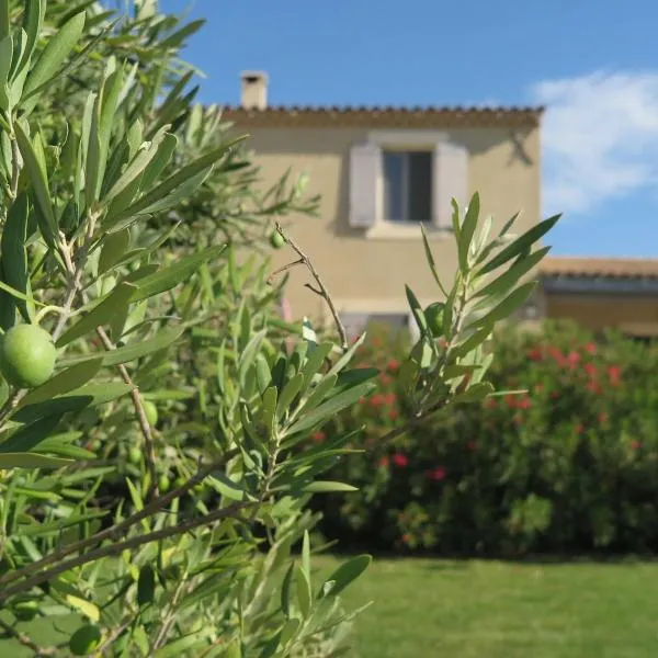 Gite LE PETIT LUBERON COQUELICOT, hotel v destinaci Coustellet
