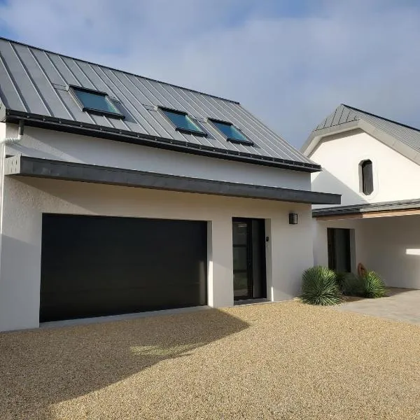 Maison à 200m de la plage, hotel em Ploemeur