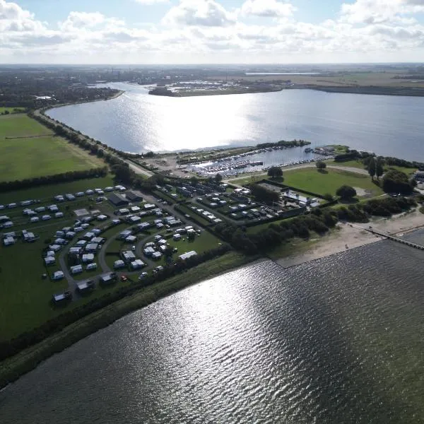 Nakskov Fjord Camping & Cottages, hotel a Nakskov