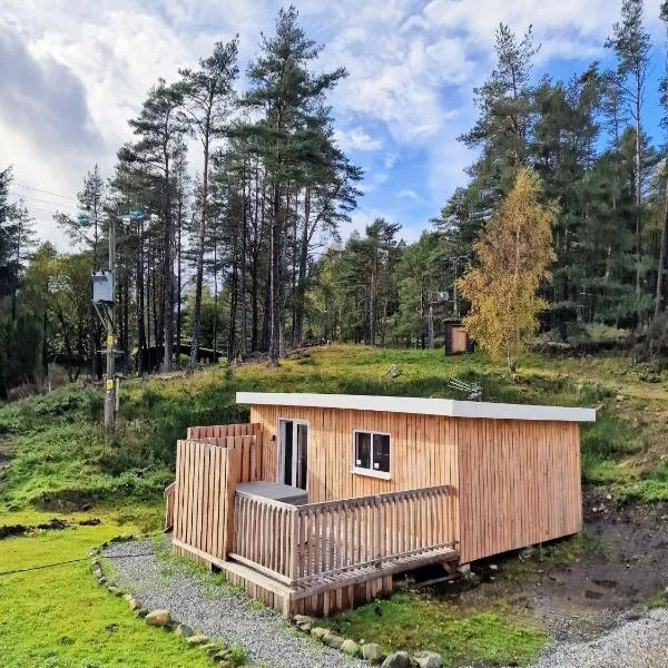 Kaoglen Lodge - Fawn Pod - Hot Tub - Dogs - Pitlochry - Luxury, hotel v destinaci Blairgowrie