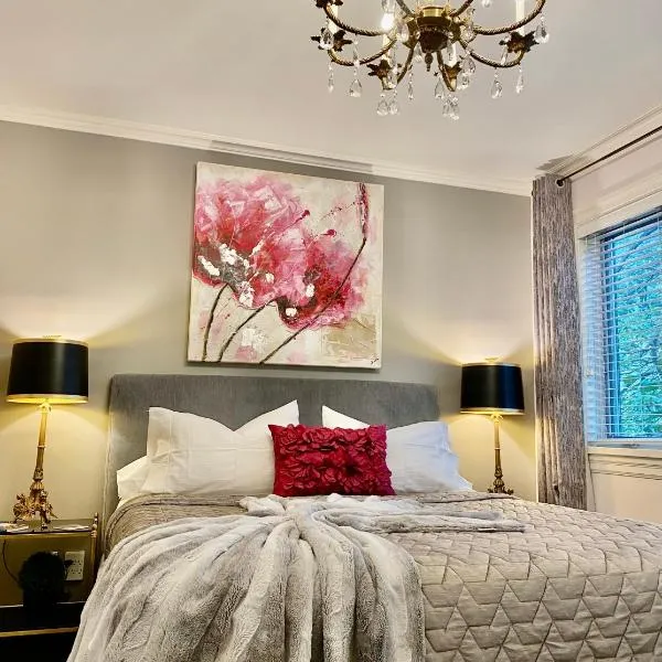Downtown Luxury Victorian Retreat, Hotel in Toronto
