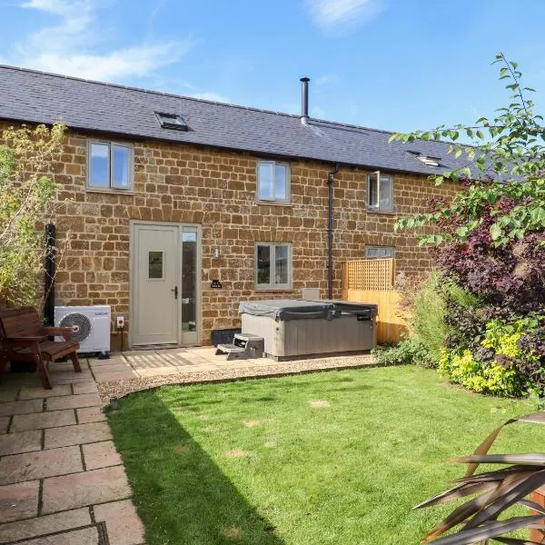 Cow Byre, hotel in Little Tew