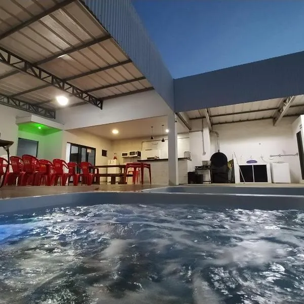 Temporada de Hidro, piscina e casa privativas - sob nova direção, veja nota mas reserve o novo, hotel in Sorriso